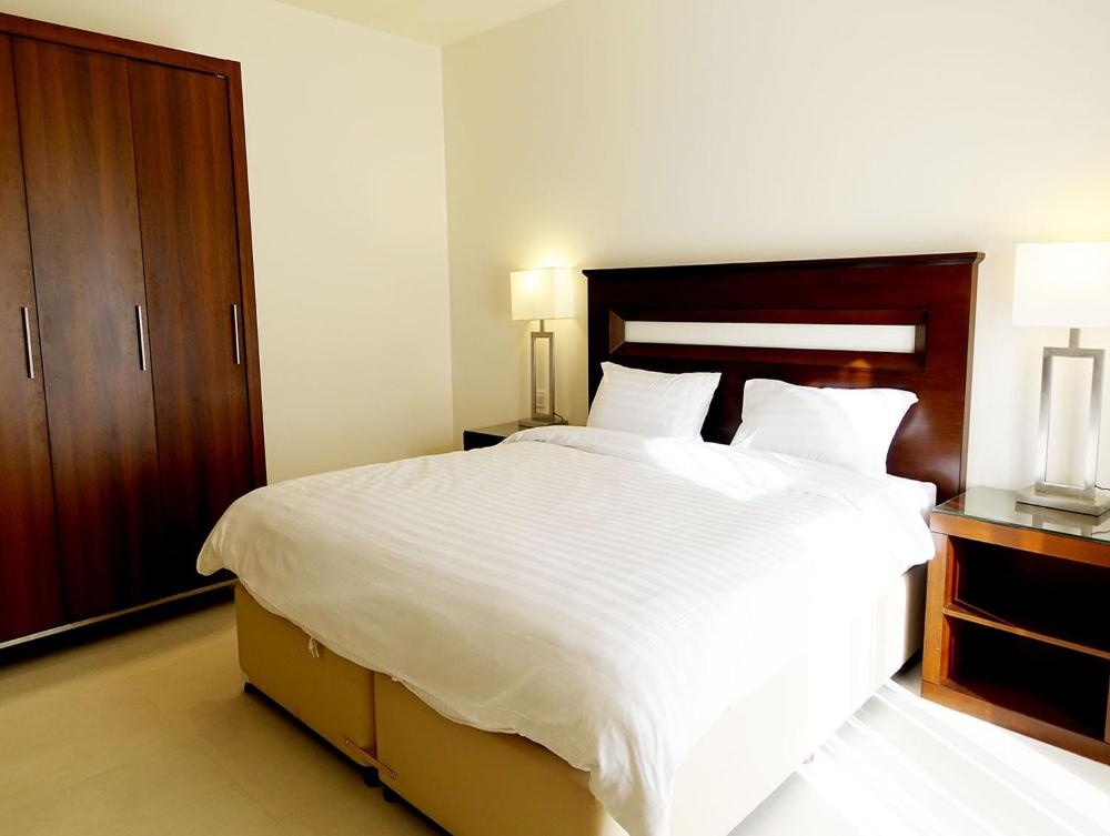 Room image 3